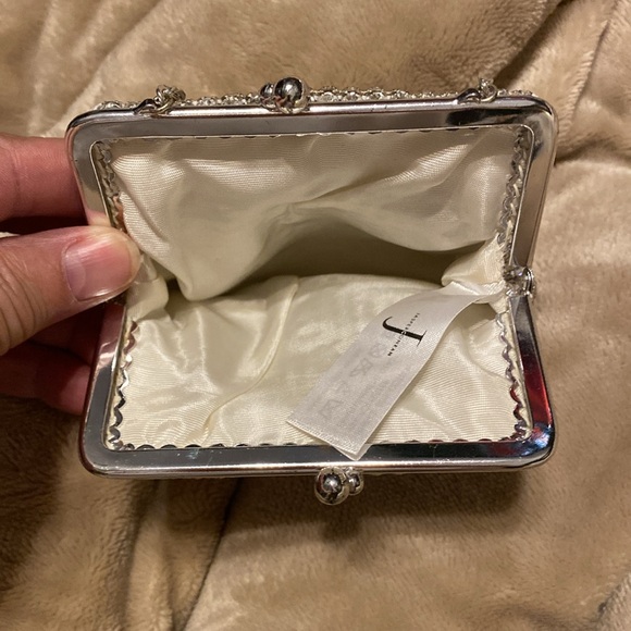 Vintage clutch. - Picture 3 of 6